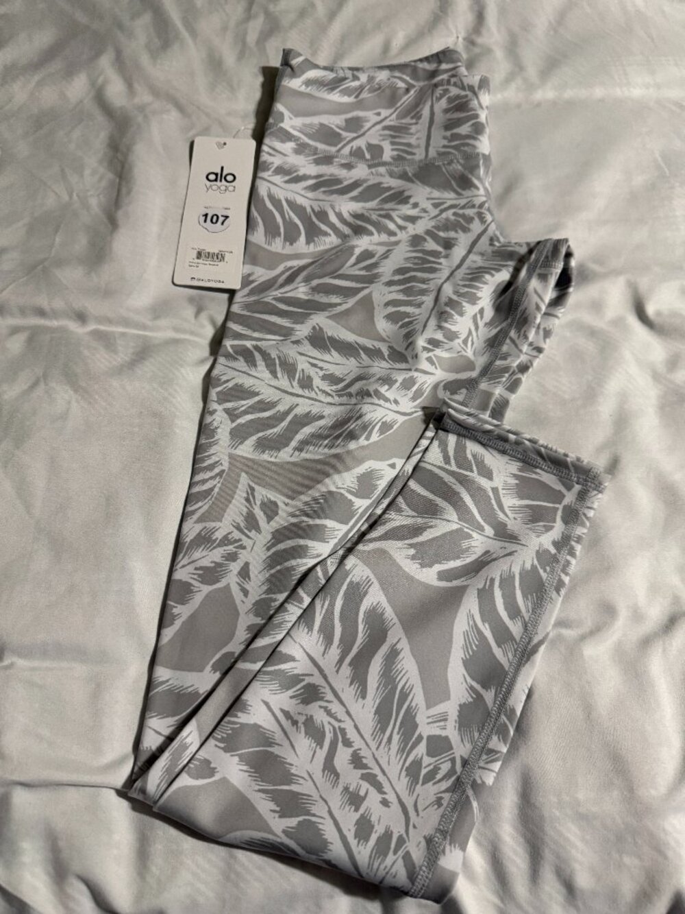 Alo Yoga High-Waisted Airbrush Leggings/Grey/White – NWT – Size M (0021)